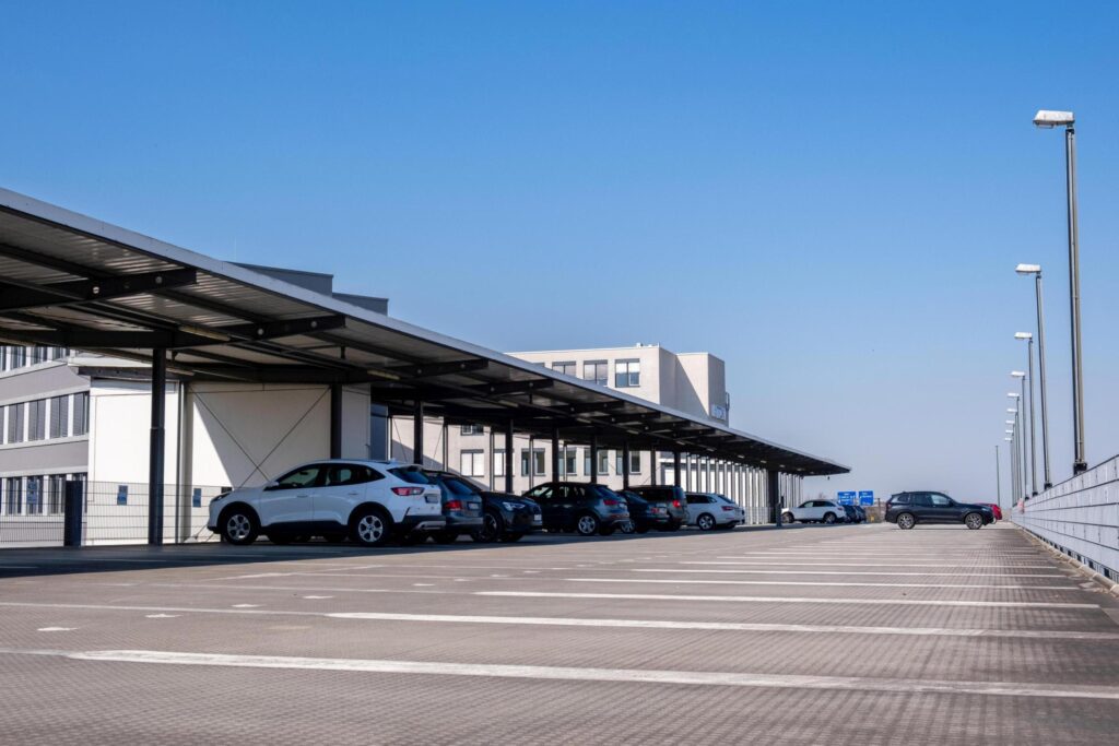 Studie Automatisiertes Parken Am Flughafen London bigparking.de